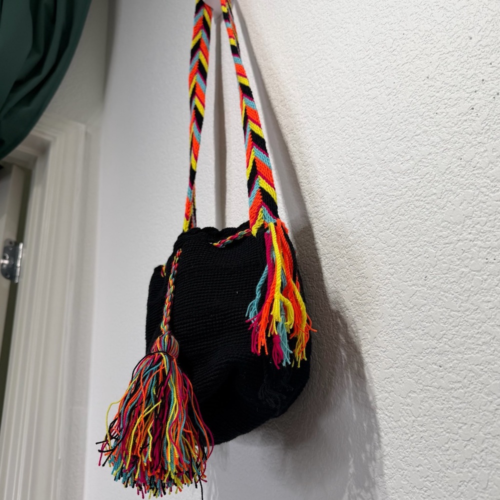 Authentic Wayuu handbag handmade in Colombia.